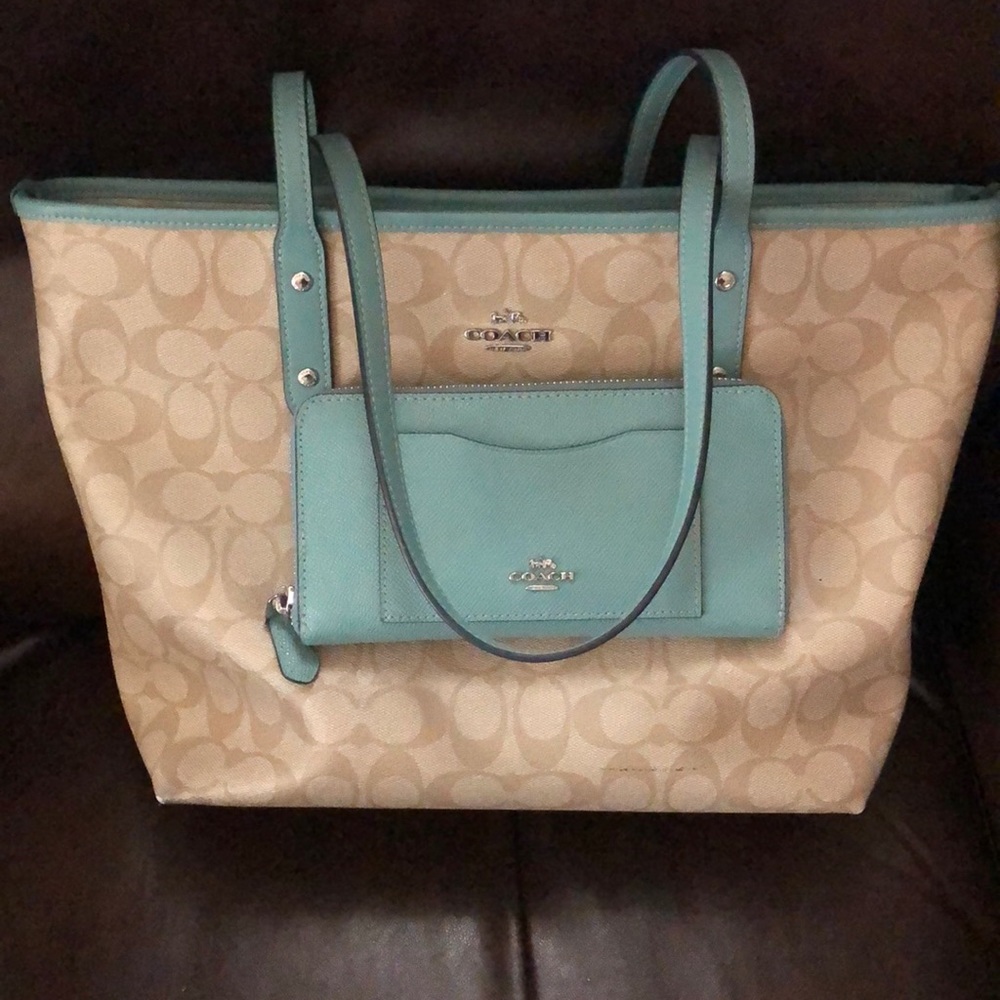 Coach purse and wallet